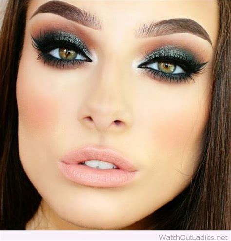 elegant makeup for green eyes.